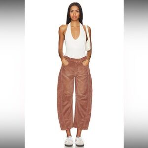 Free People Good Luck Mid-Rise Cord
Barrel Jeans Nwt $128$ 27 casual fall boho